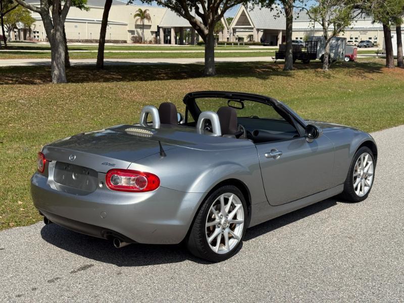 Mazda MX-5 Miata  2011