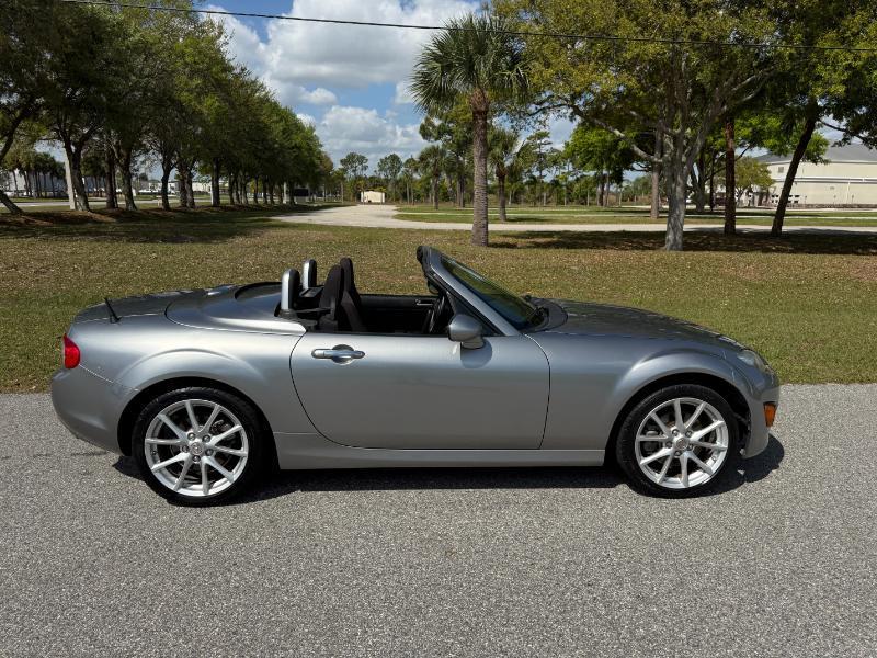 Mazda MX-5 Miata  2011