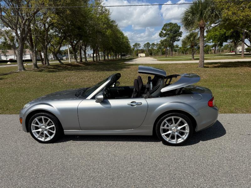 Mazda MX-5 Miata  2011