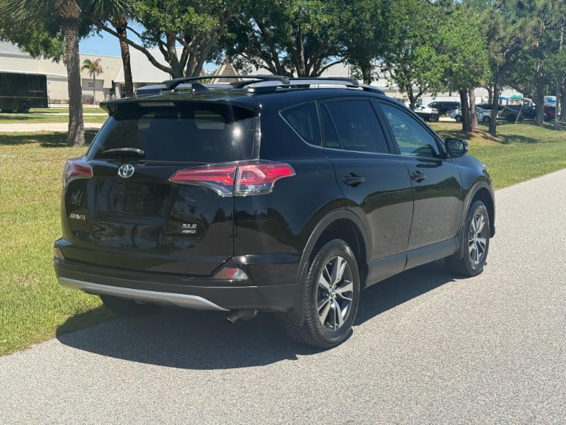 Toyota RAV4  2018