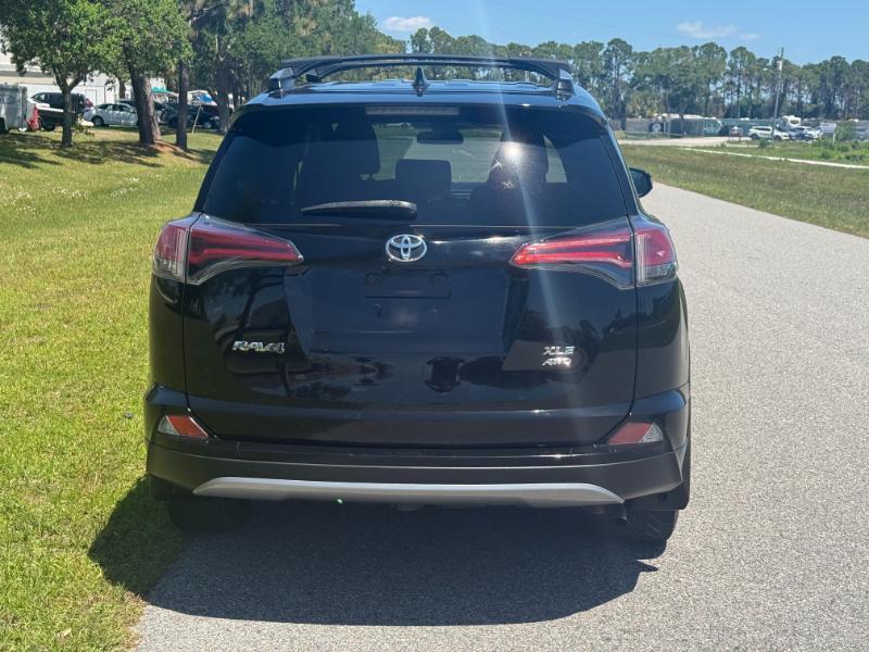 Toyota RAV4  2018