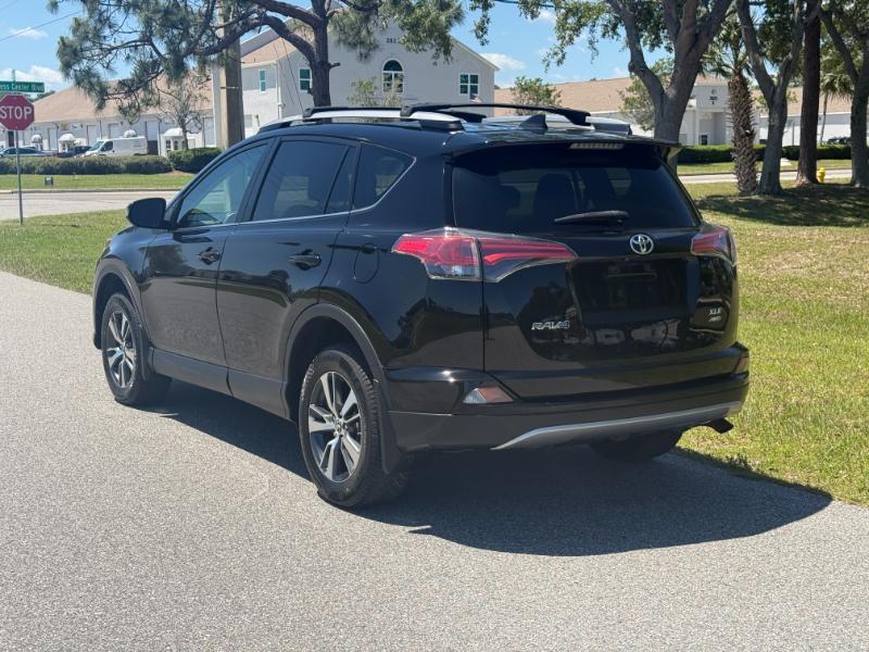 Toyota RAV4  2018