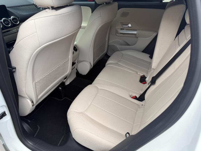 Mercedes-Benz GLA-Class  2025