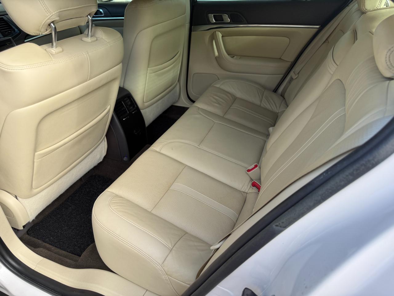 Lincoln MKS  2015