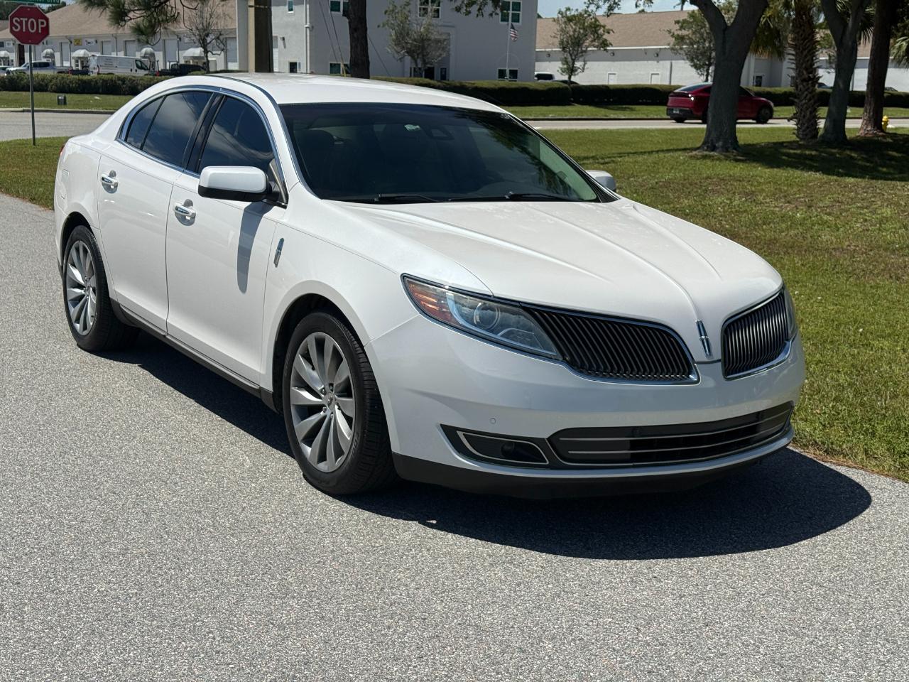 Lincoln MKS  2015