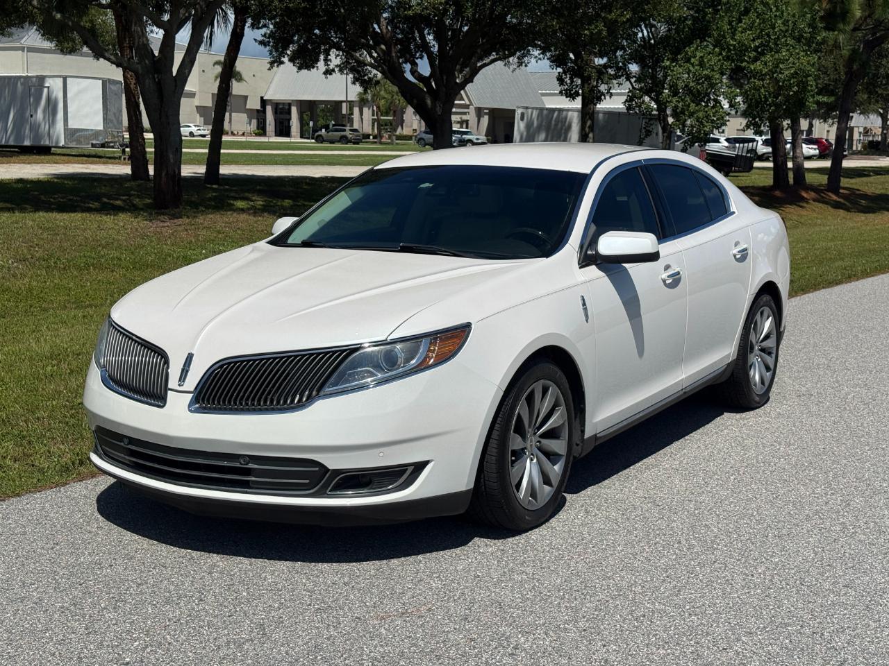 Lincoln MKS  2015