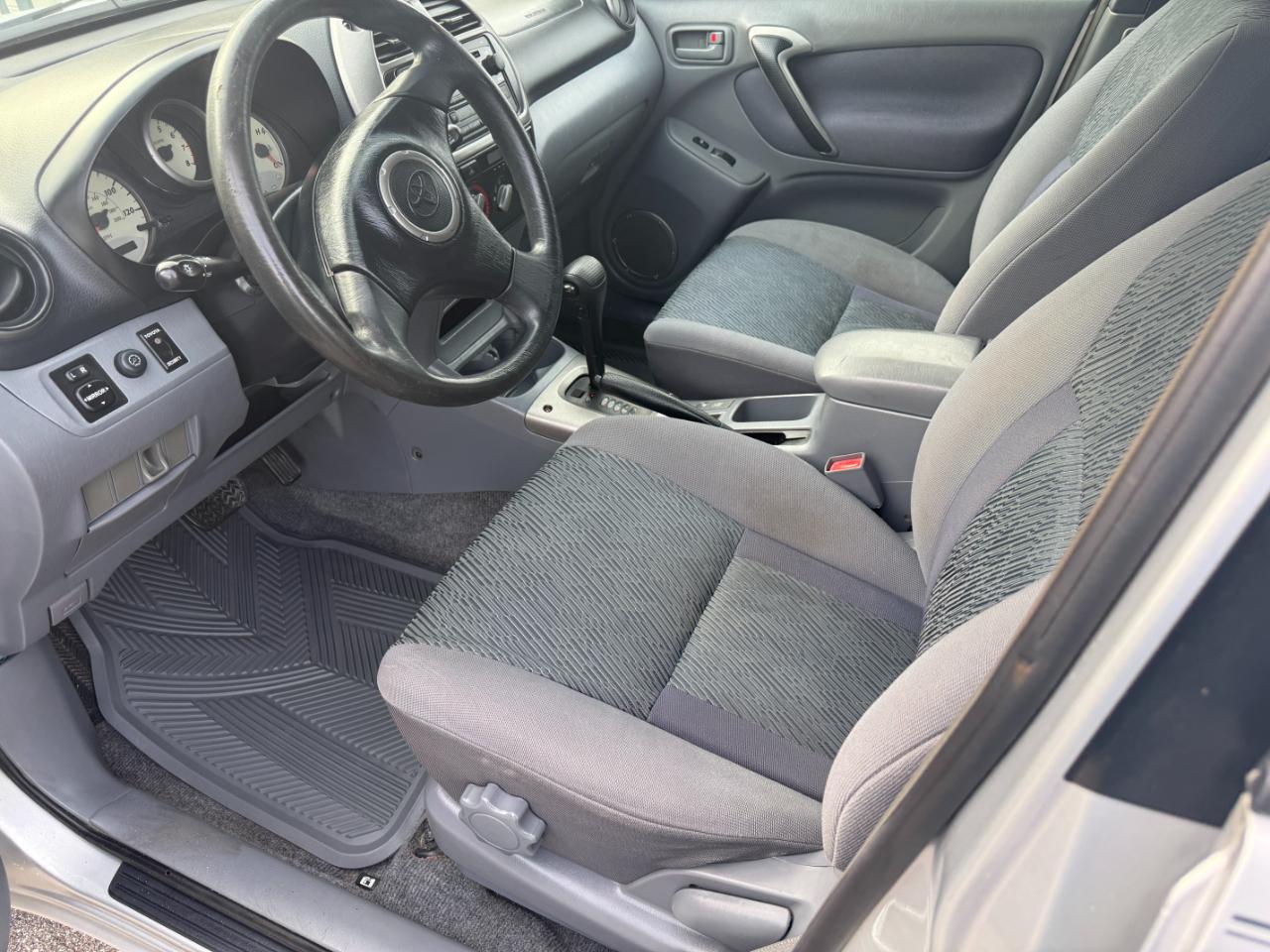 Toyota RAV4  2003