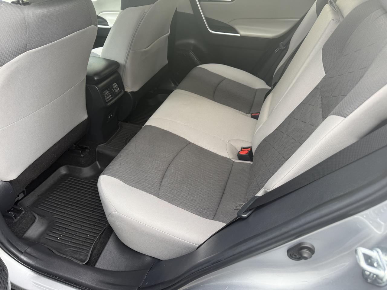Toyota RAV4  2025