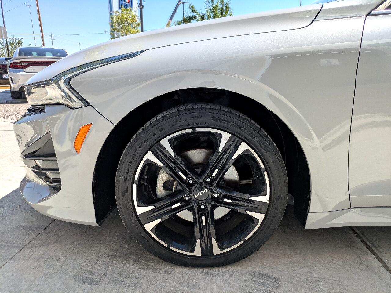 2022 Kia K5 GT-Line photo 4