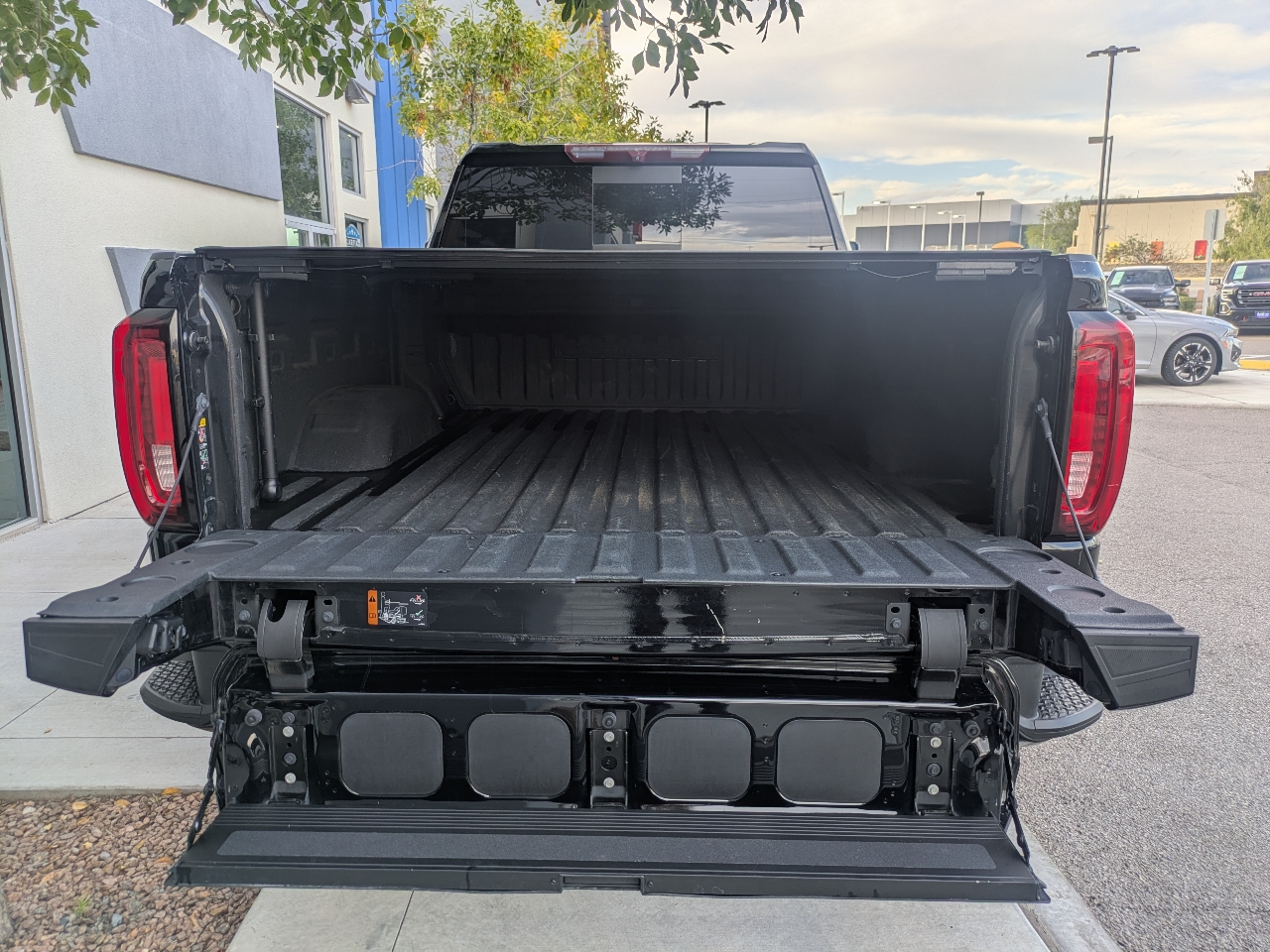 GMC Sierra 2500HD Denali Crew Cab 4WD SB 2022 GMC Sierra 2500HD Denali Crew Cab 4WD SB 2022
