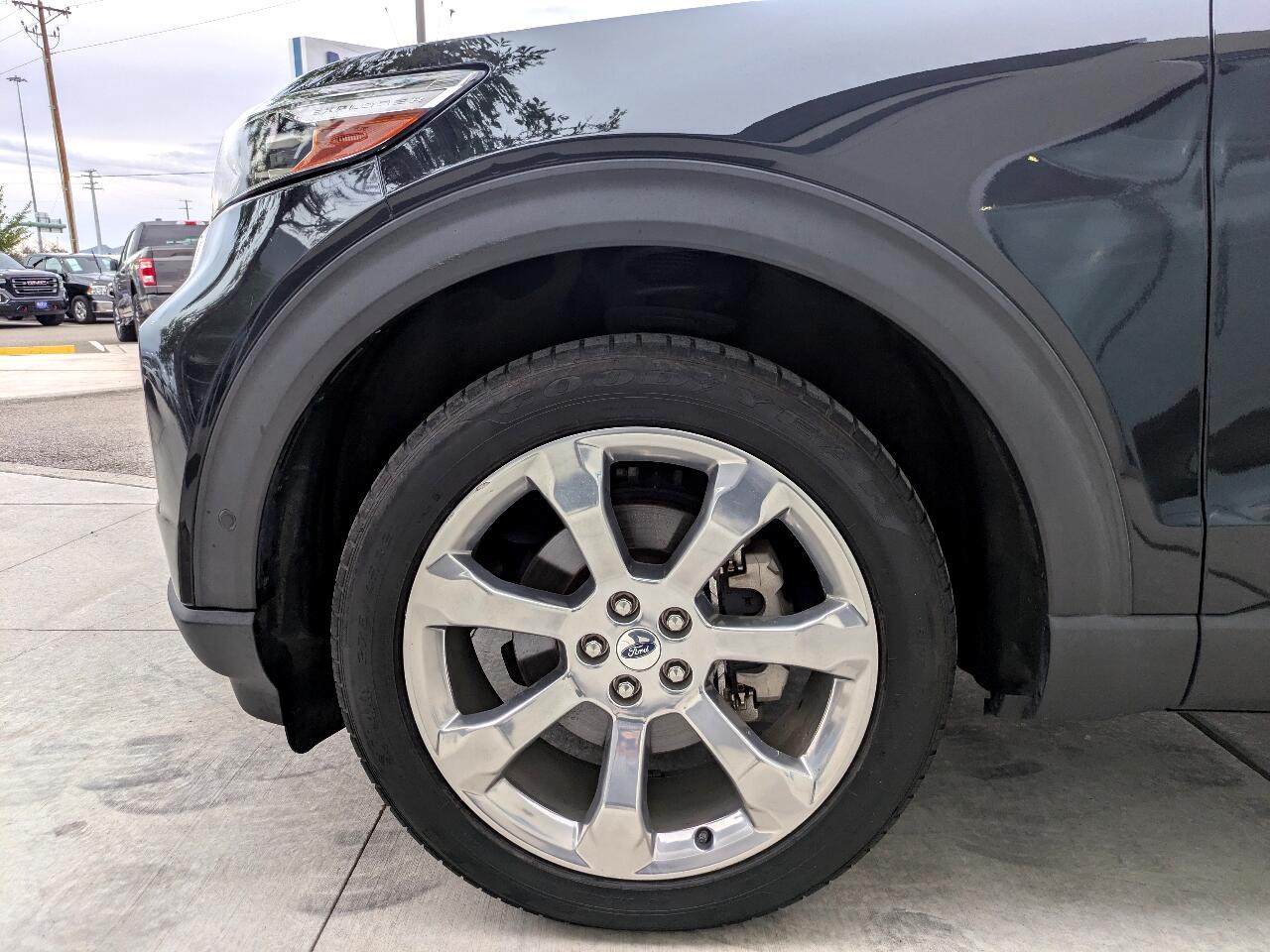 2020 Ford Explorer Platinum photo 5