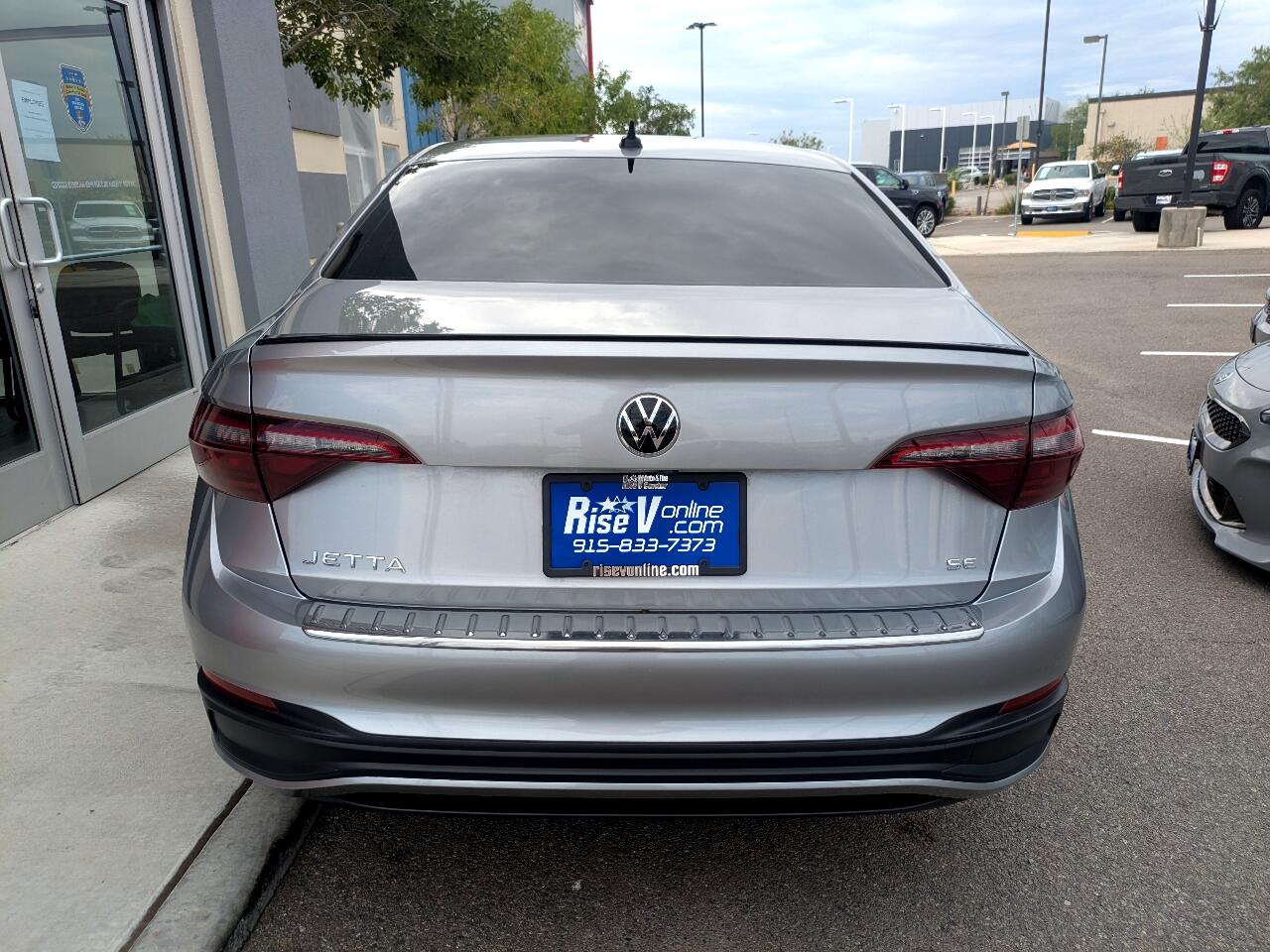 2023 Volkswagen Jetta SE photo 4