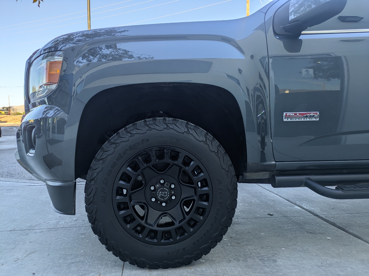 GMC Canyon SLE Crew Cab 2WD Long Box 2016 GMC Canyon SLE Crew Cab 2WD Long Box 2016