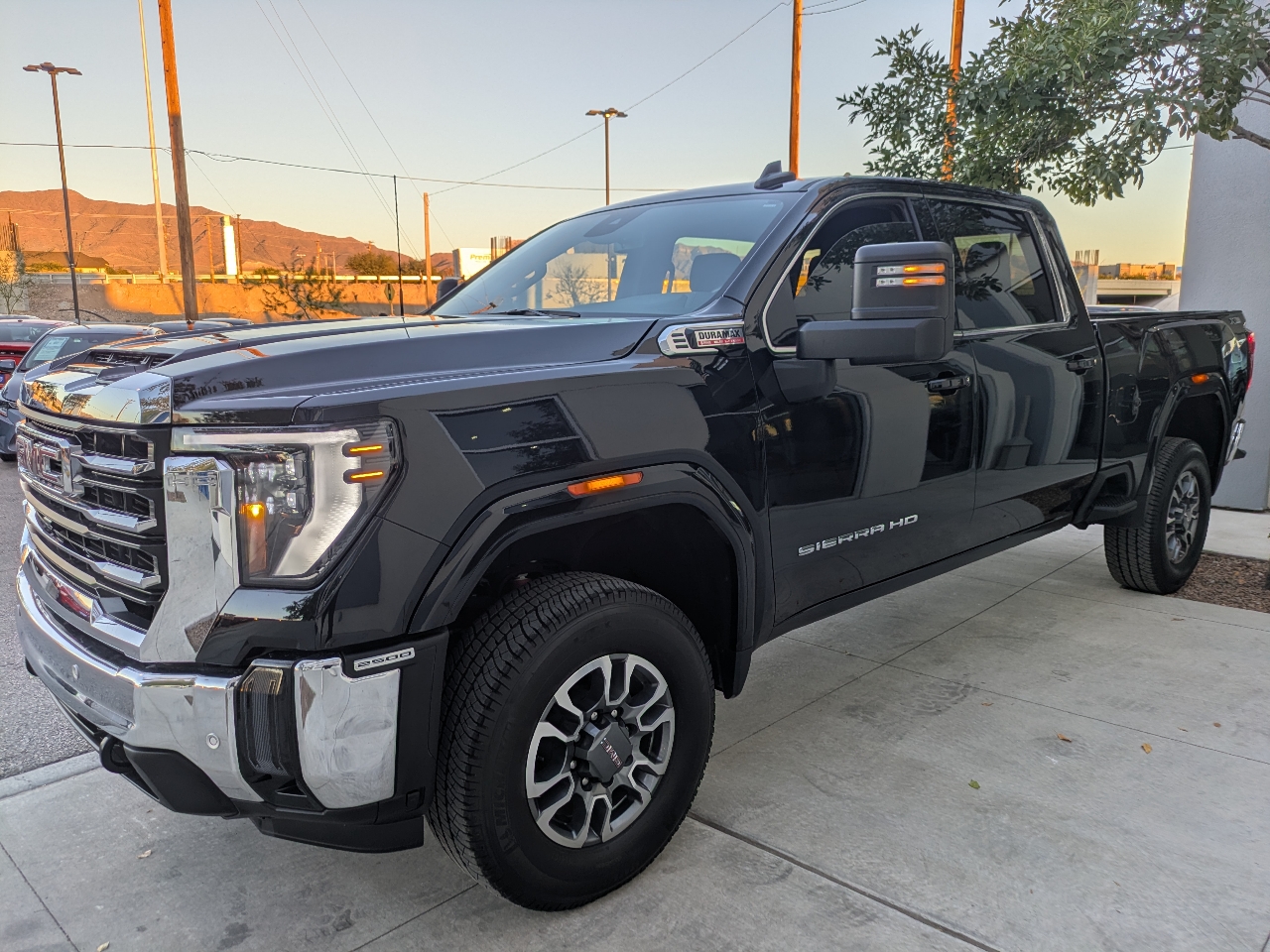 2025 Gmc Sierra HD SLE photo 2