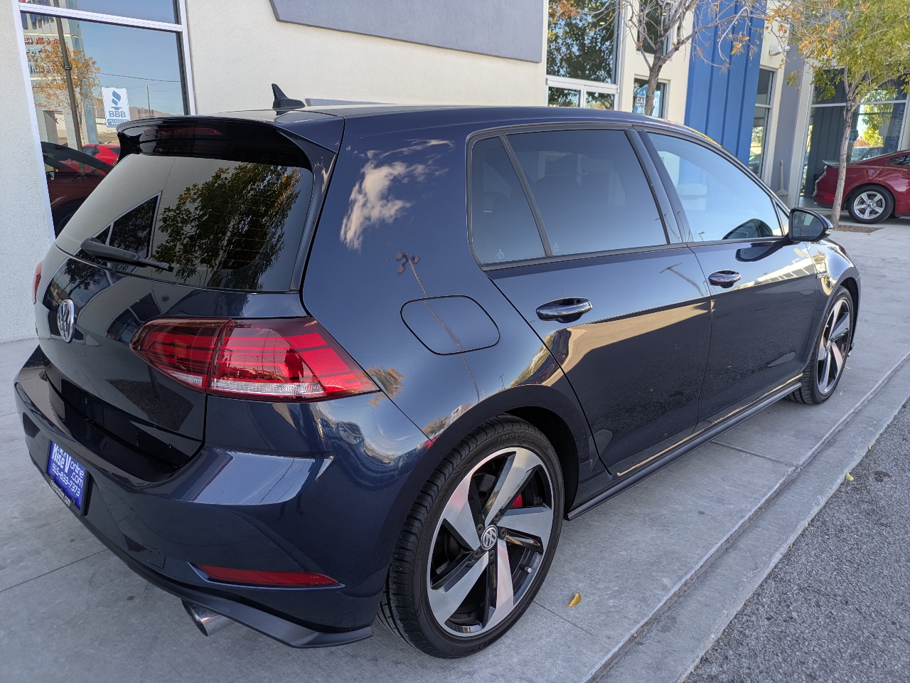 2018 Volkswagen Golf GTI SE photo 3
