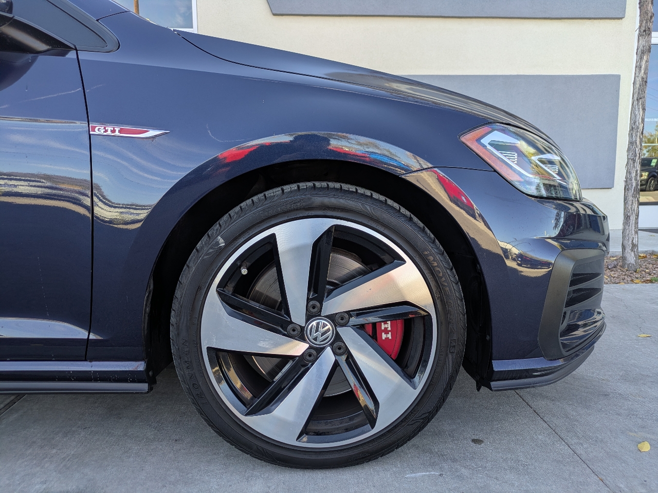 2018 Volkswagen Golf GTI SE photo 4