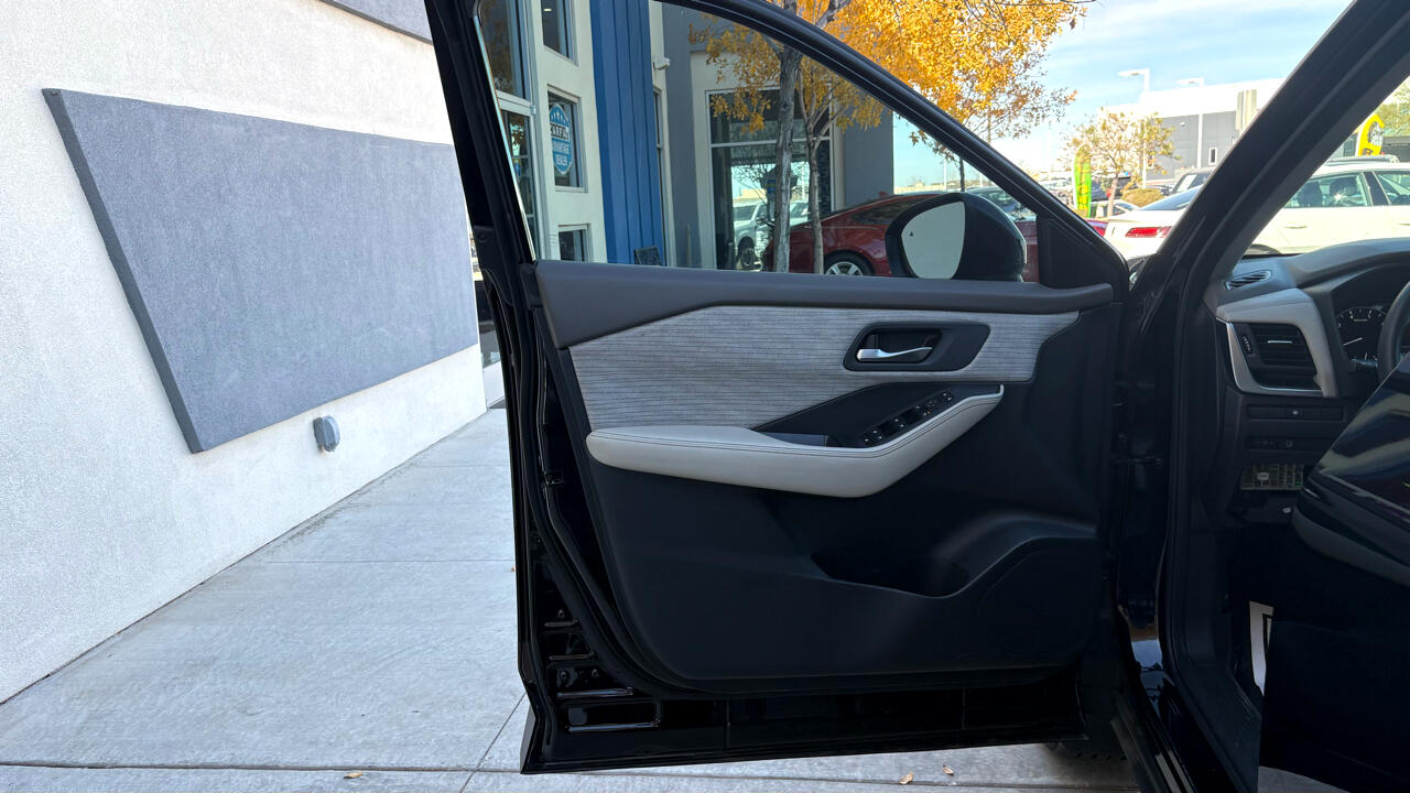 Nissan Rogue SV 2023