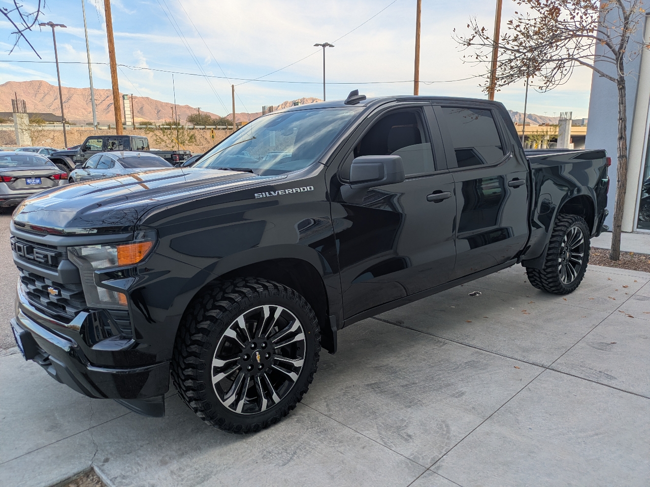Chevrolet Silverado 1500 Custom Crew Cab 2WD 2024