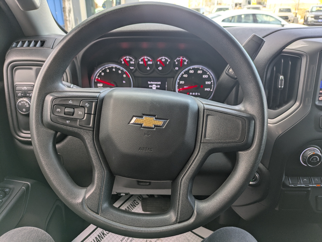 Chevrolet Silverado 1500 Custom Crew Cab 2WD 2024