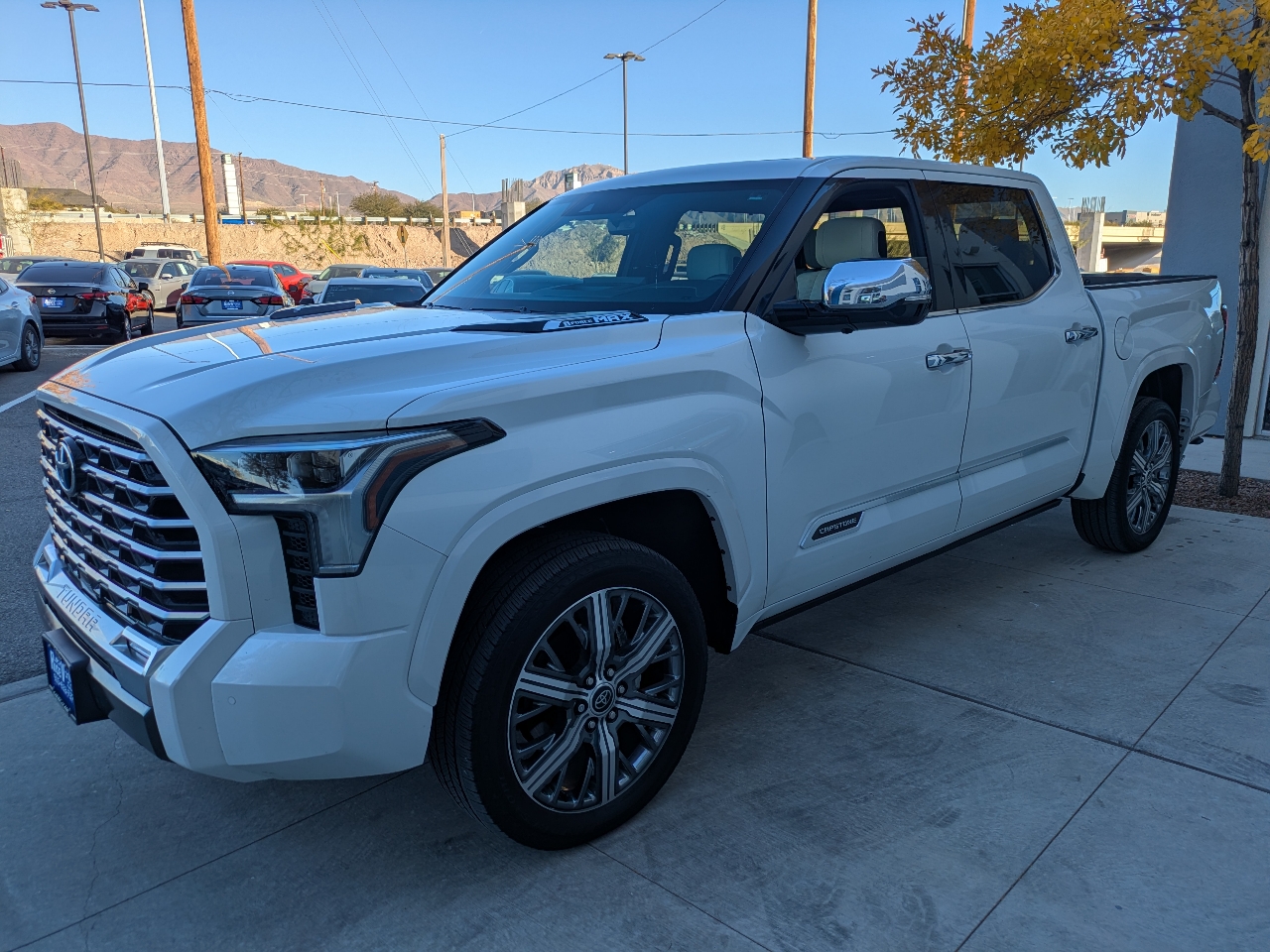 Toyota Tundra Capstone CrewMax 4WD Hybrid 2023