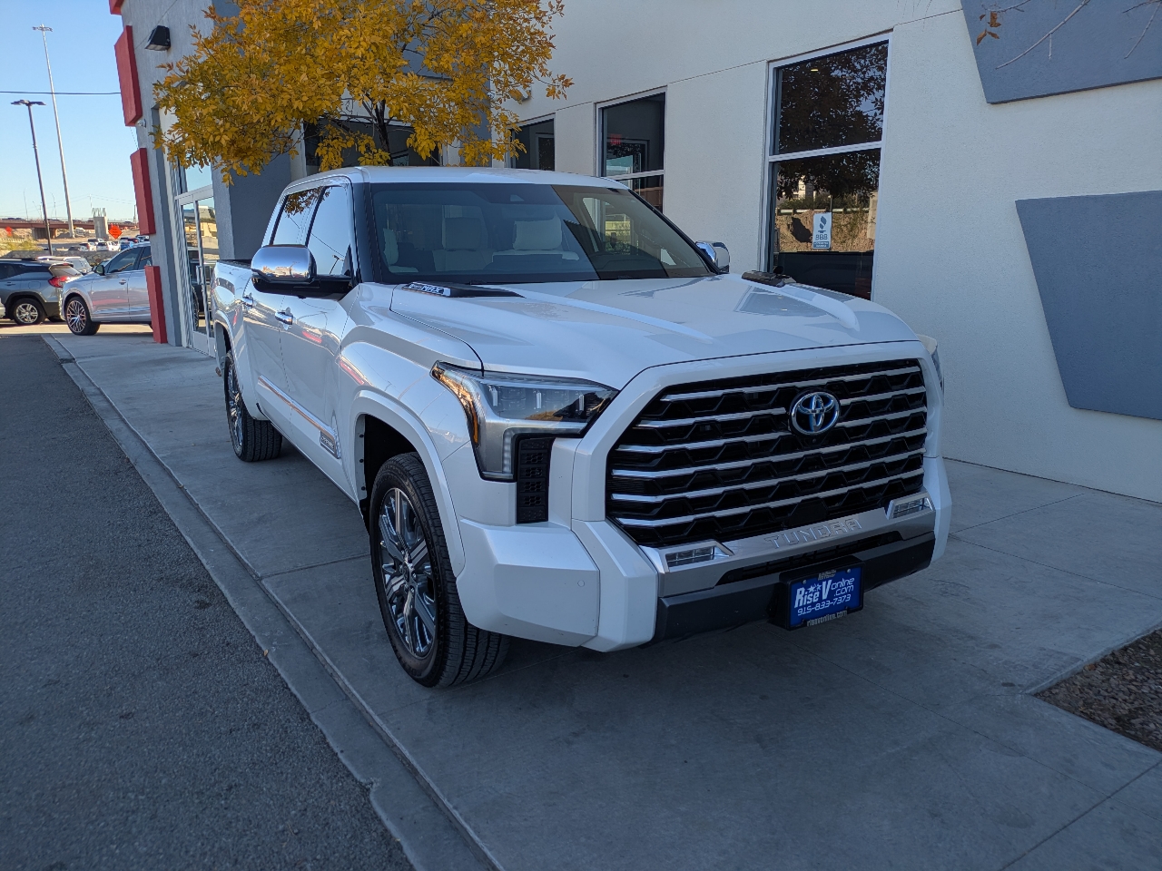 Toyota Tundra Capstone CrewMax 4WD Hybrid 2023