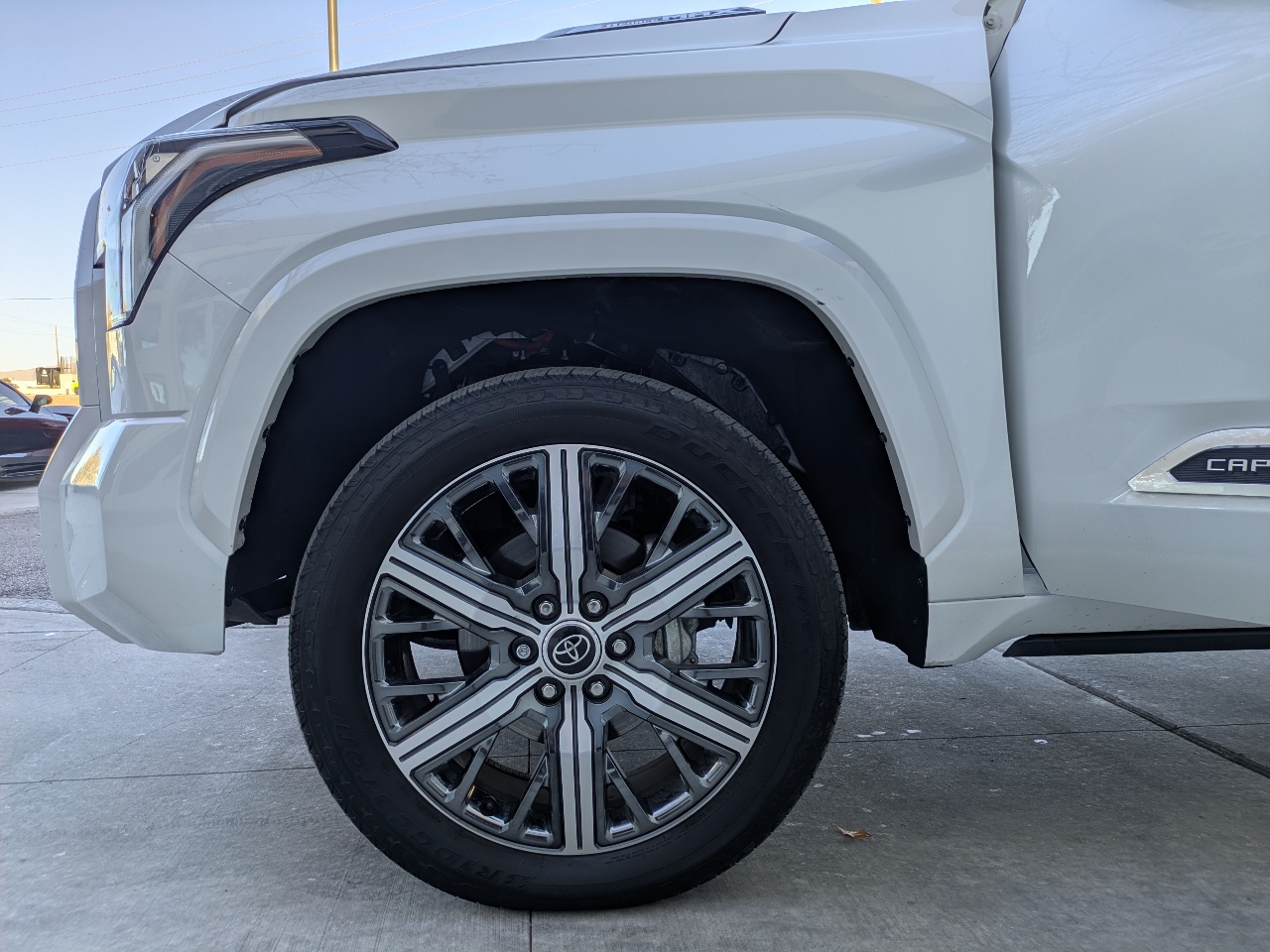 Toyota Tundra Capstone CrewMax 4WD Hybrid 2023