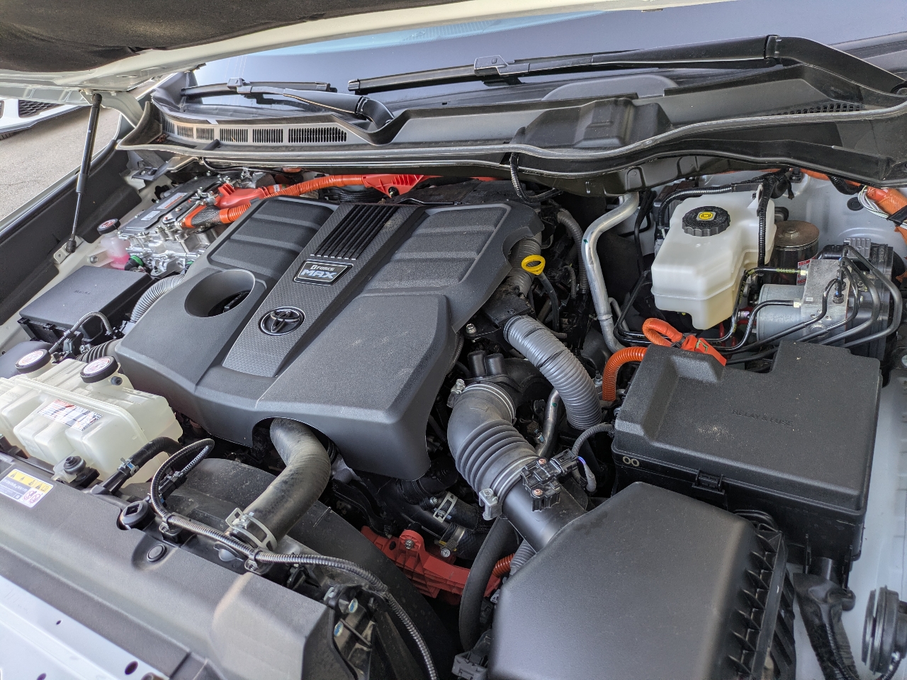 Toyota Tundra Capstone CrewMax 4WD Hybrid 2023