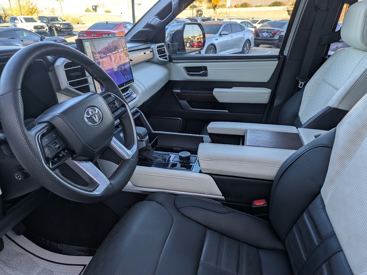 Toyota Tundra Capstone CrewMax 4WD Hybrid 2023