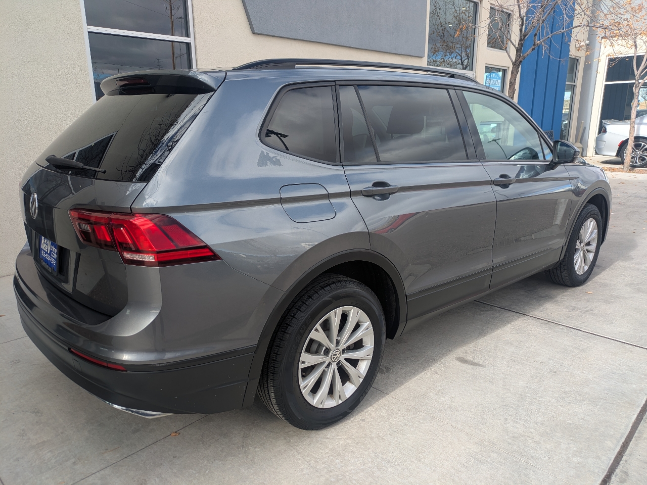 Volkswagen Tiguan S 2019
