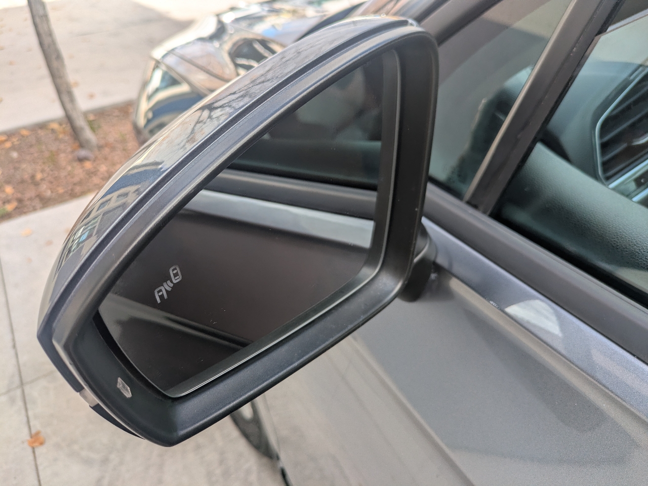 Volkswagen Tiguan S 2019