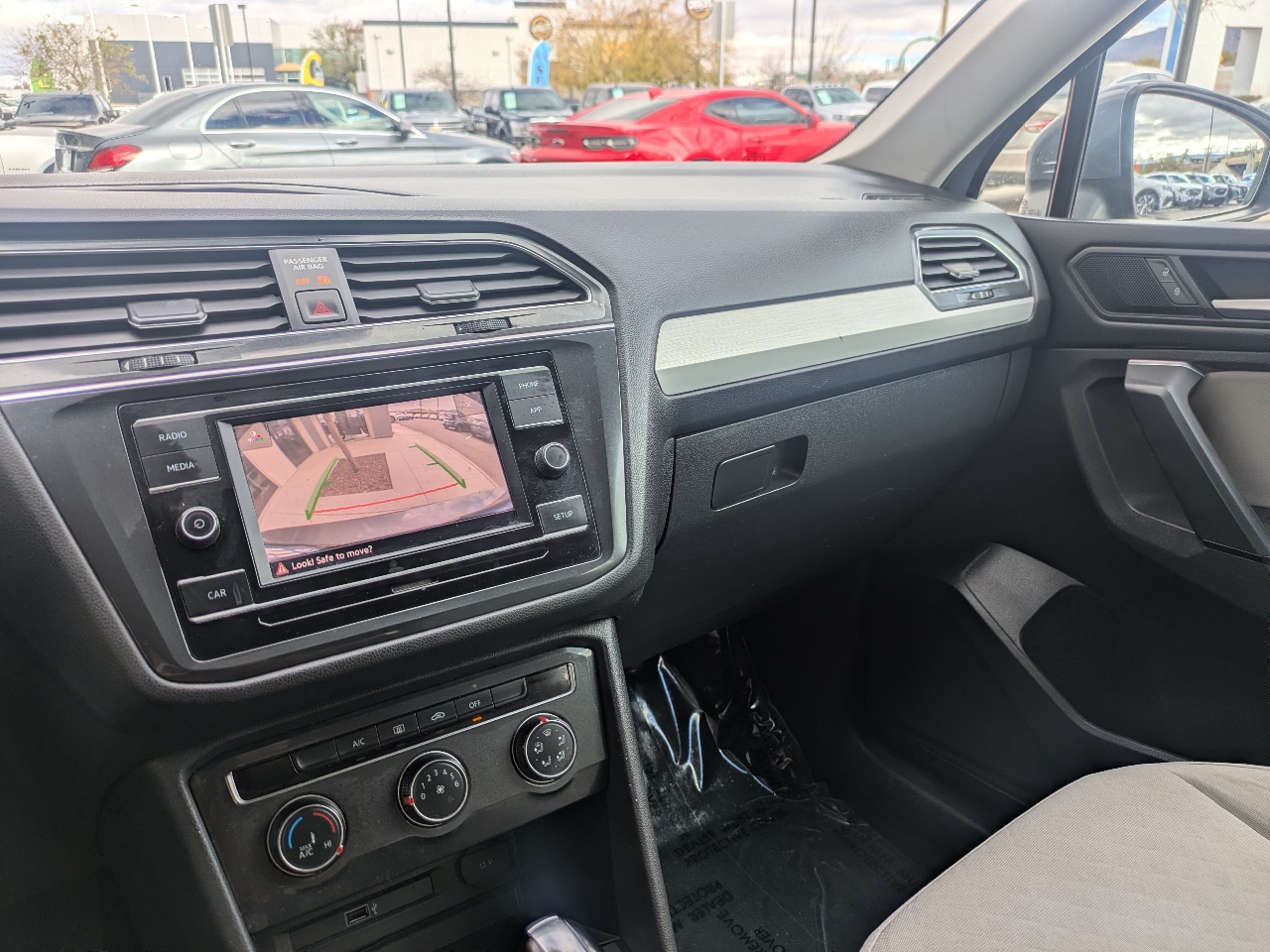 Volkswagen Tiguan S 2019