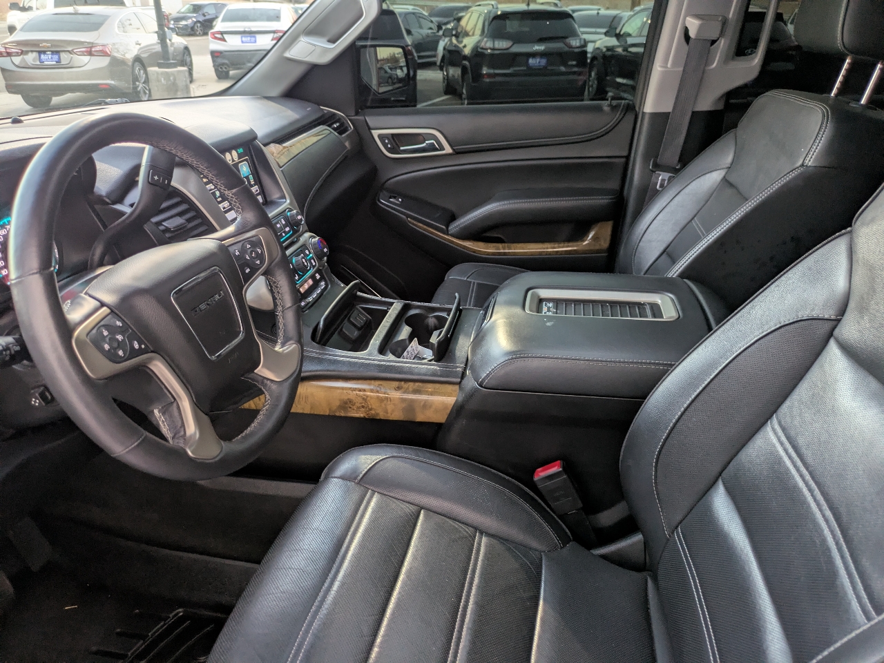 GMC Yukon Denali 4WD 2017