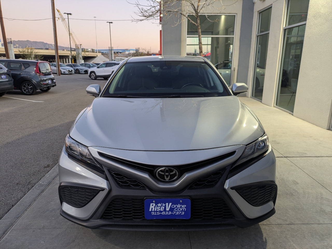 Toyota Camry SE 2023