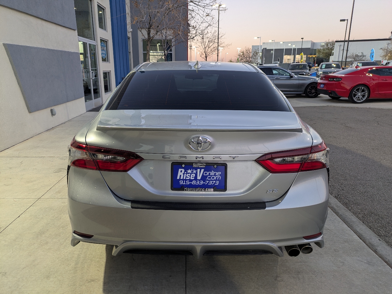 Toyota Camry SE 2023