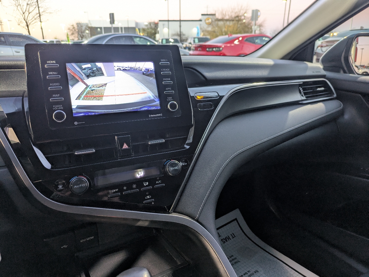 Toyota Camry SE 2023