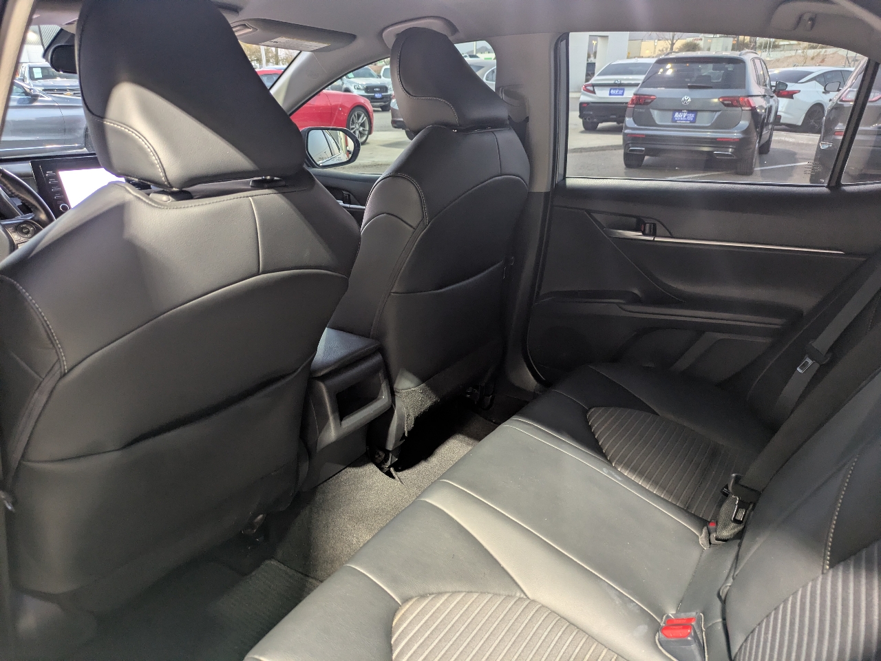 Toyota Camry SE 2023