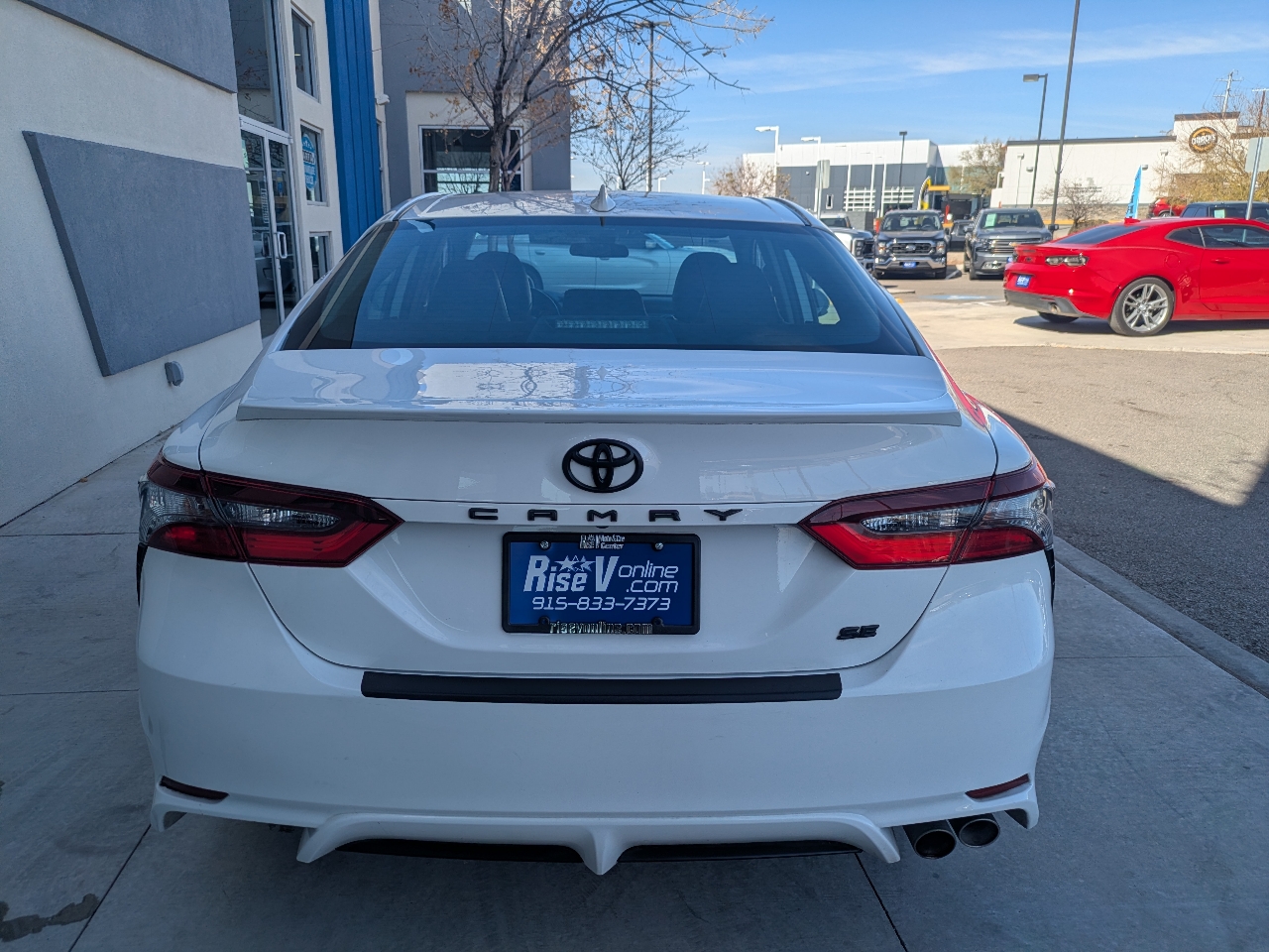 Toyota Camry SE 2023