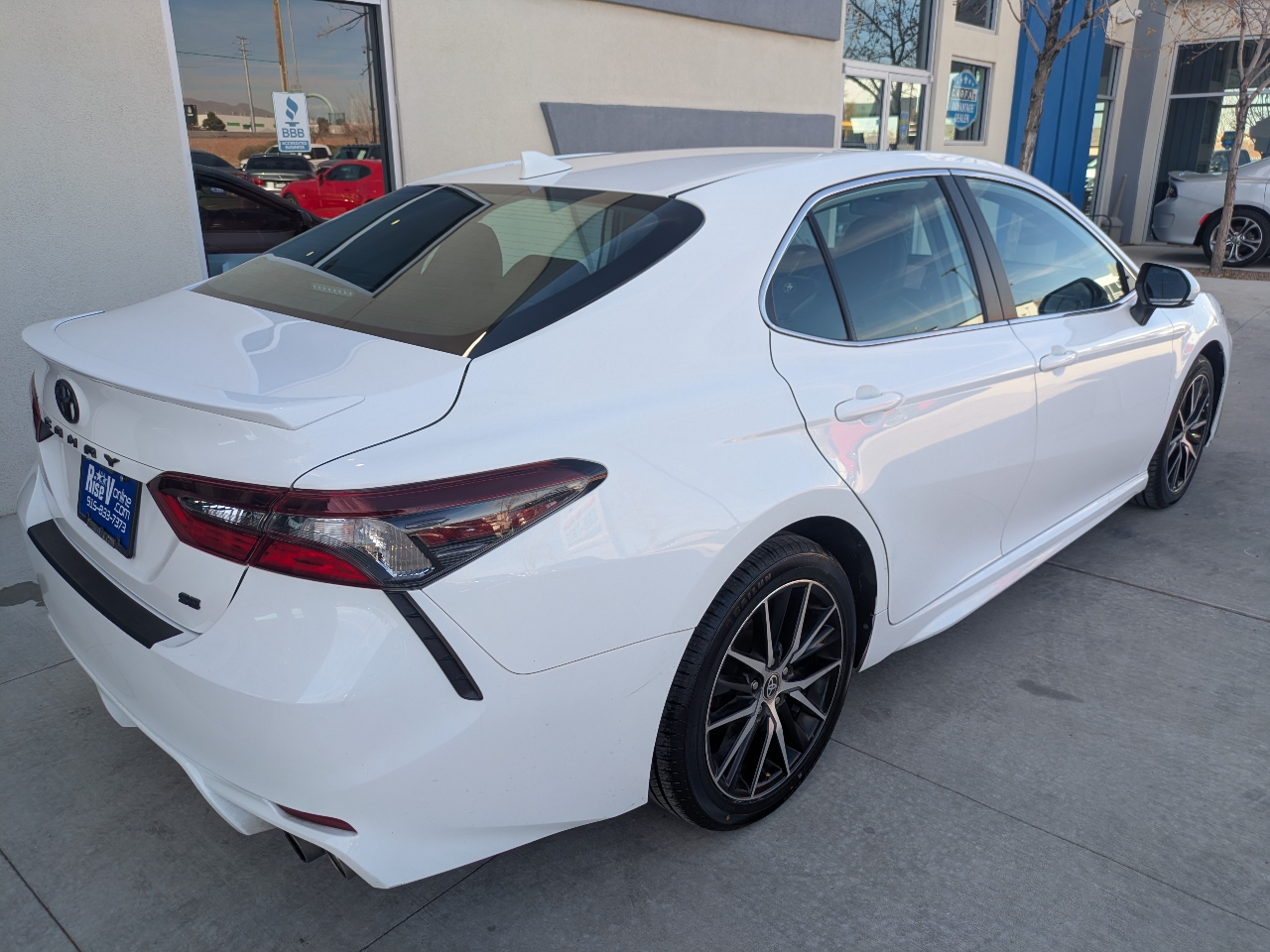 Toyota Camry SE 2023