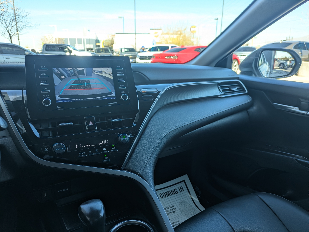 Toyota Camry SE 2023