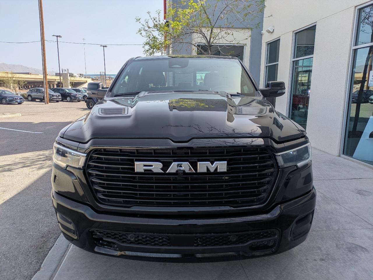RAM 1500 Laramie Crew Cab SWB 4WD 2025