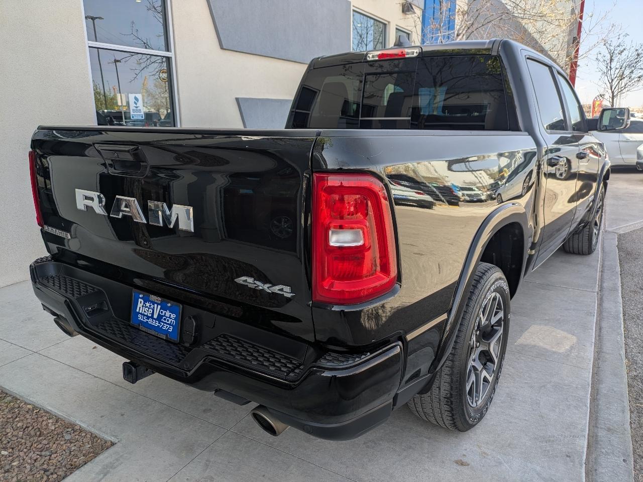 RAM 1500 Laramie Crew Cab SWB 4WD 2025