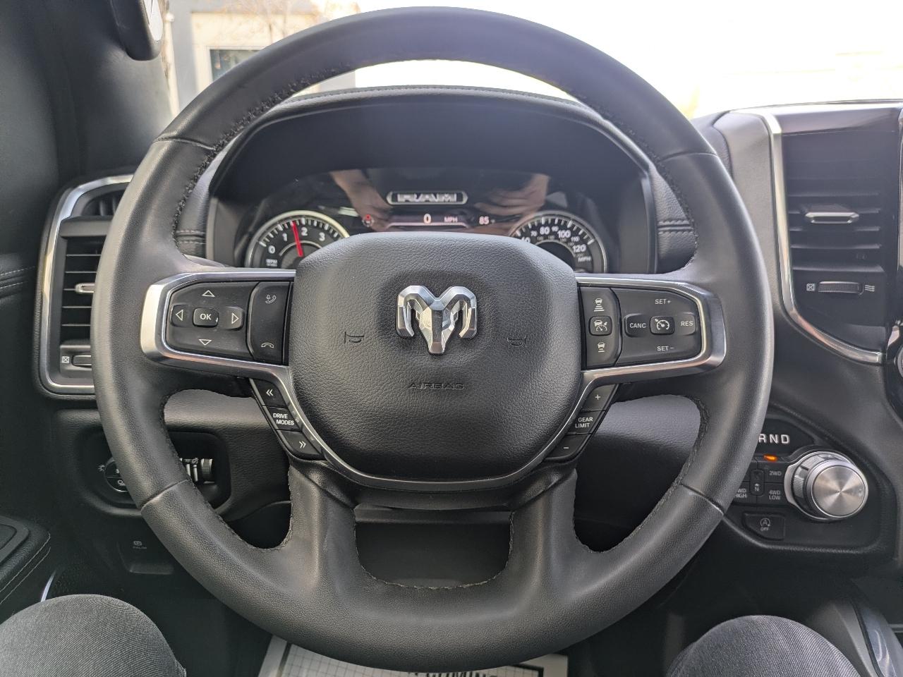 RAM 1500 Laramie Crew Cab SWB 4WD 2025