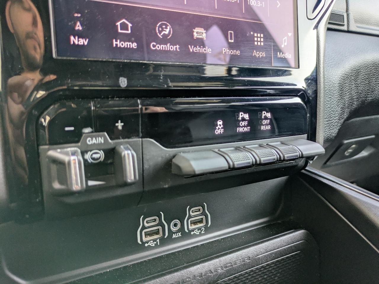 RAM 1500 Laramie Crew Cab SWB 4WD 2025