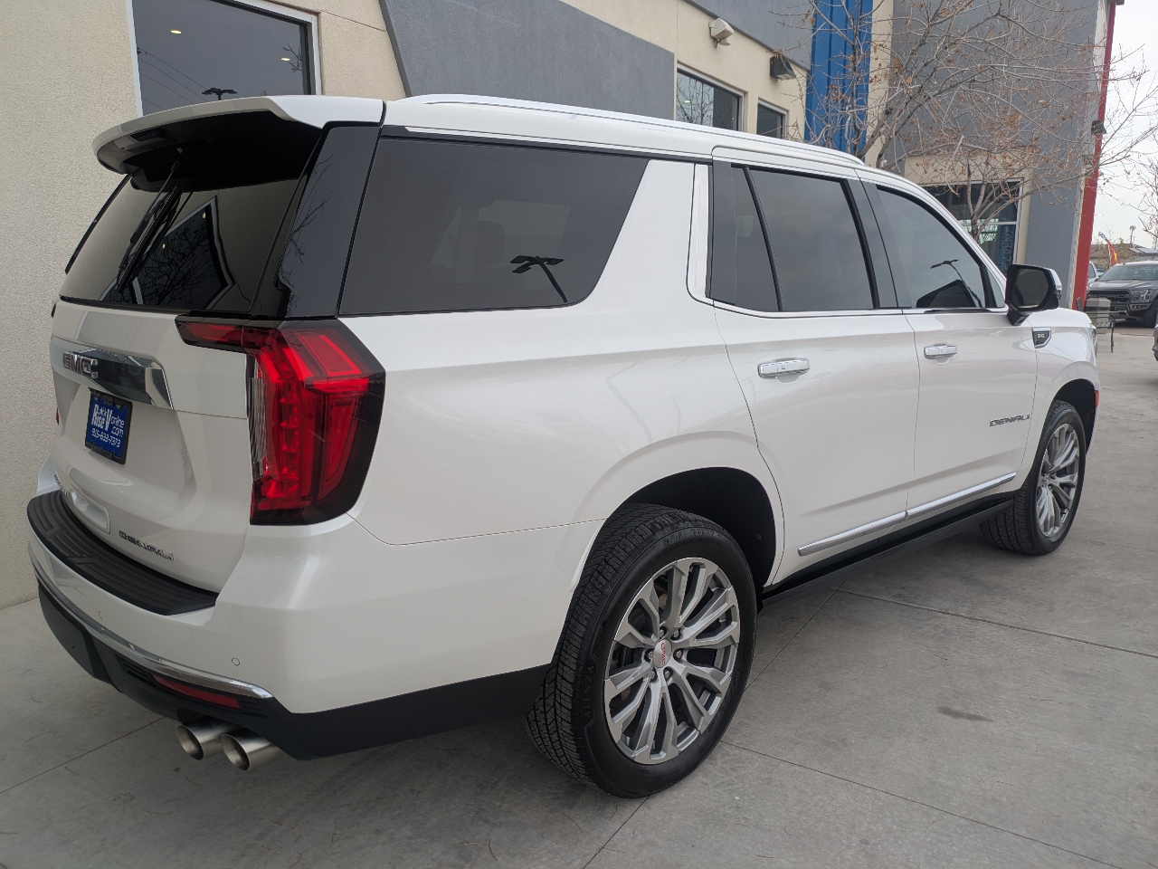 GMC Yukon Denali 4WD 2021