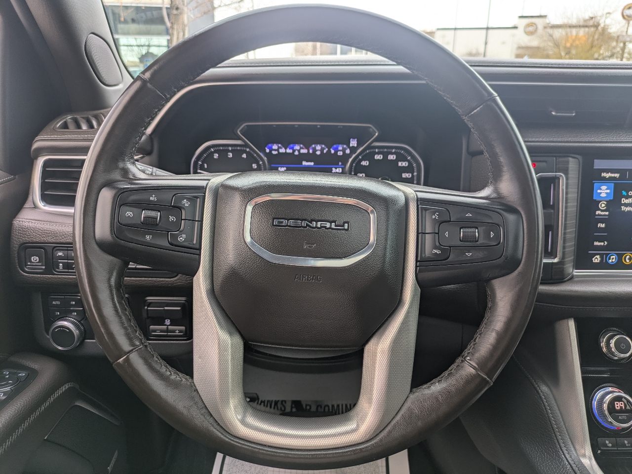 GMC Yukon Denali 4WD 2021