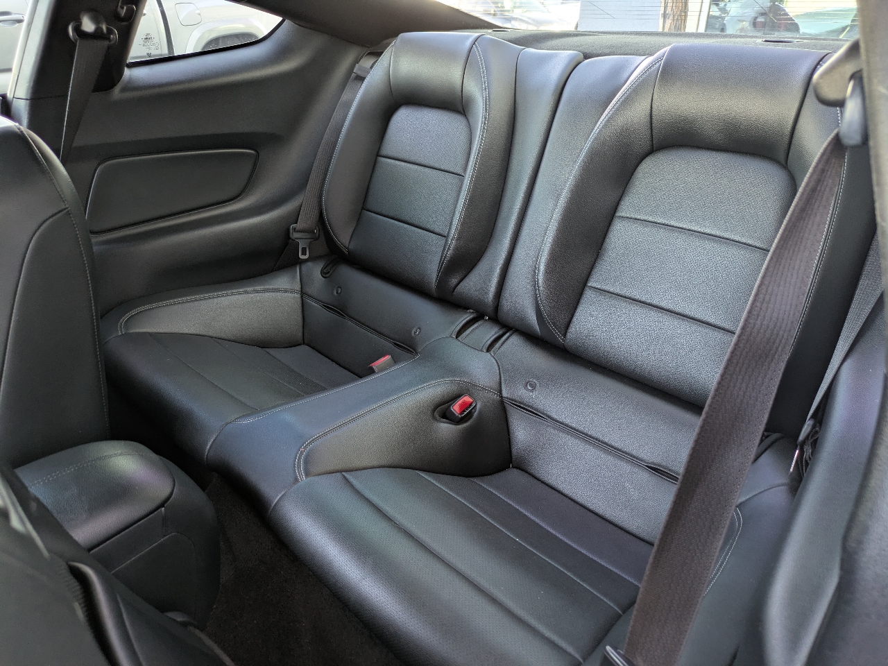 Ford Mustang EcoBoost Coupe 2015