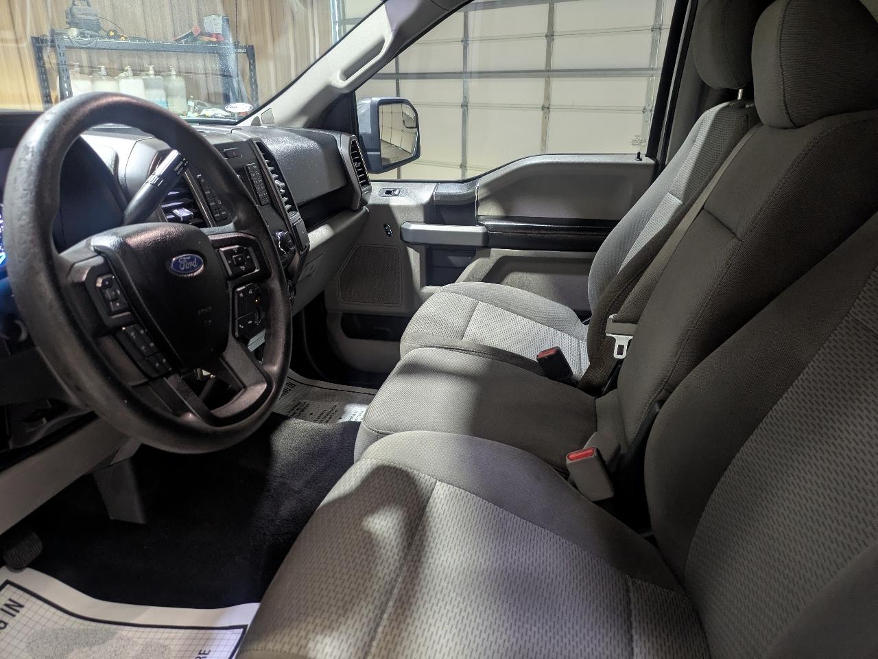 Ford F-150 XLT Reg. Cab Short Bed 4WD 2017