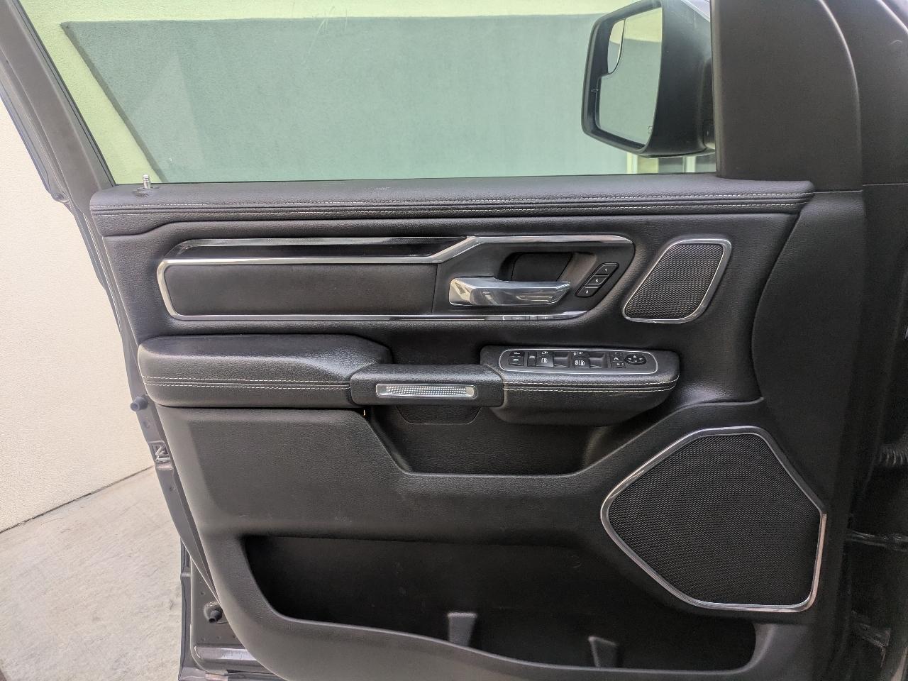 RAM 1500 Laramie Crew Cab SWB 2WD 2021