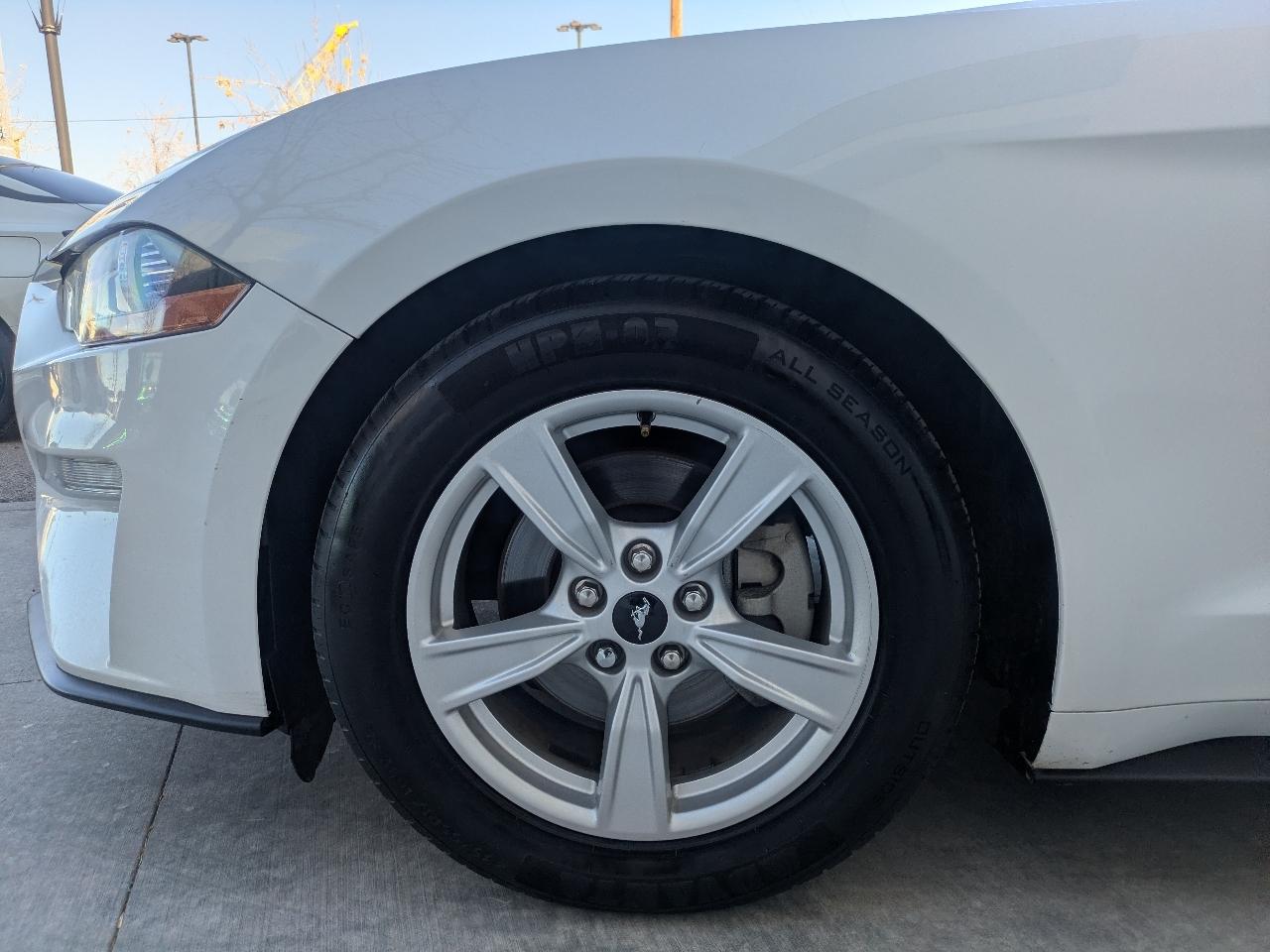 Ford Mustang EcoBoost Coupe 2020