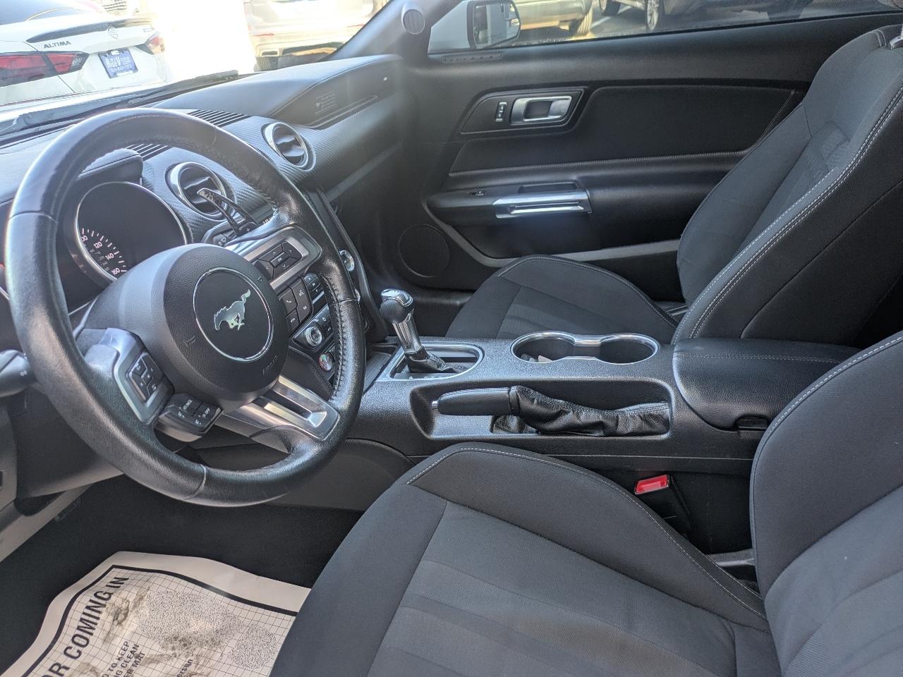 Ford Mustang EcoBoost Coupe 2020